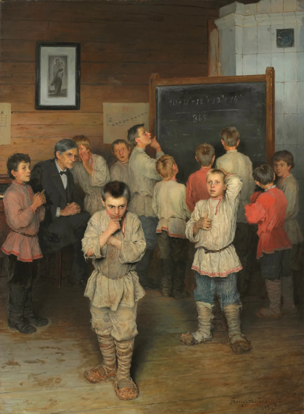 Grupo de meninos em pé diante de um quadro com um problema de aritmética, concentrados em calcular.